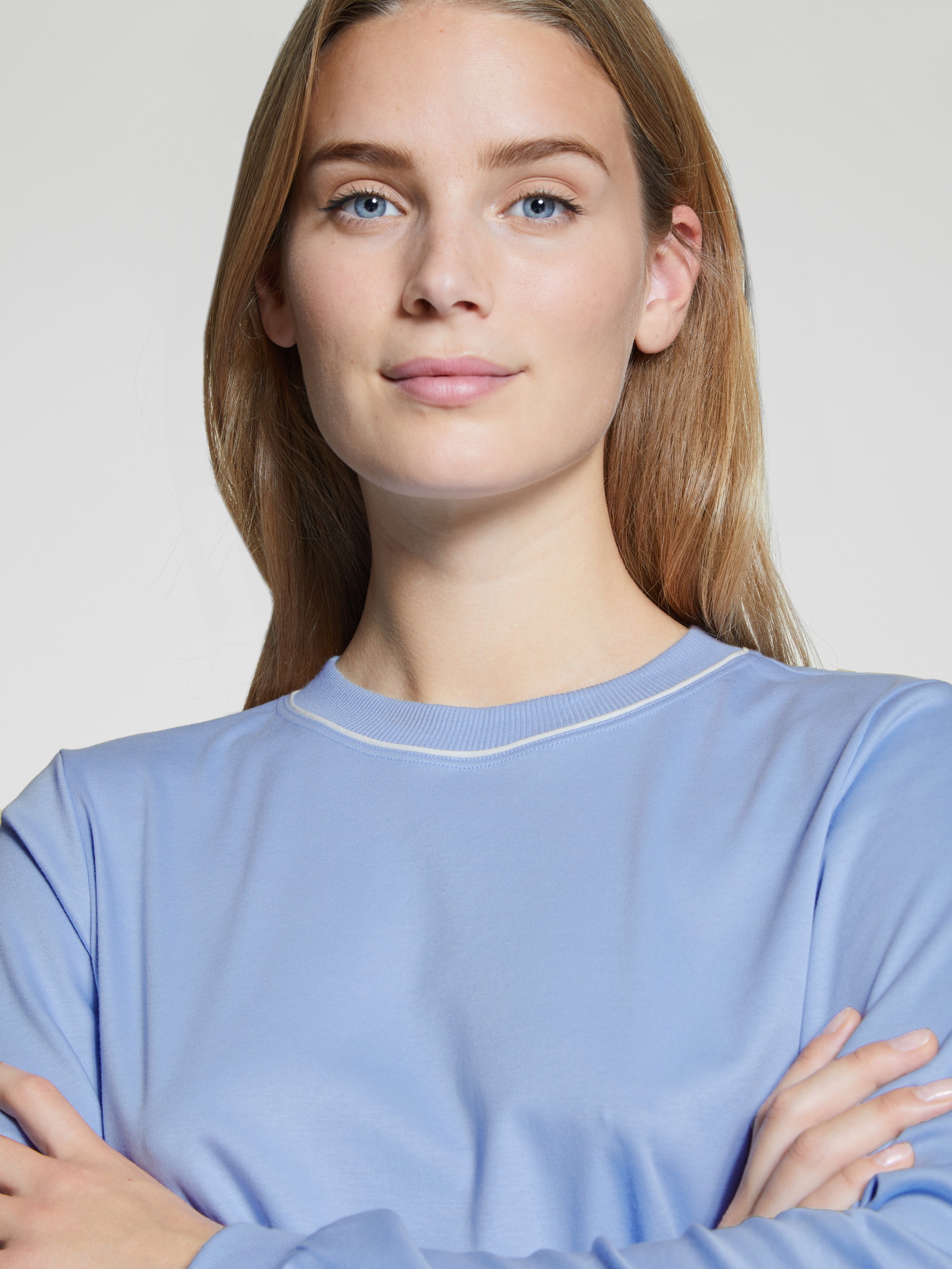 Damen - Bündchen-Pyjama aus 100% Baumwolle in Blau, Motiv aus Serie Night Lovers von CALIDA, Detail