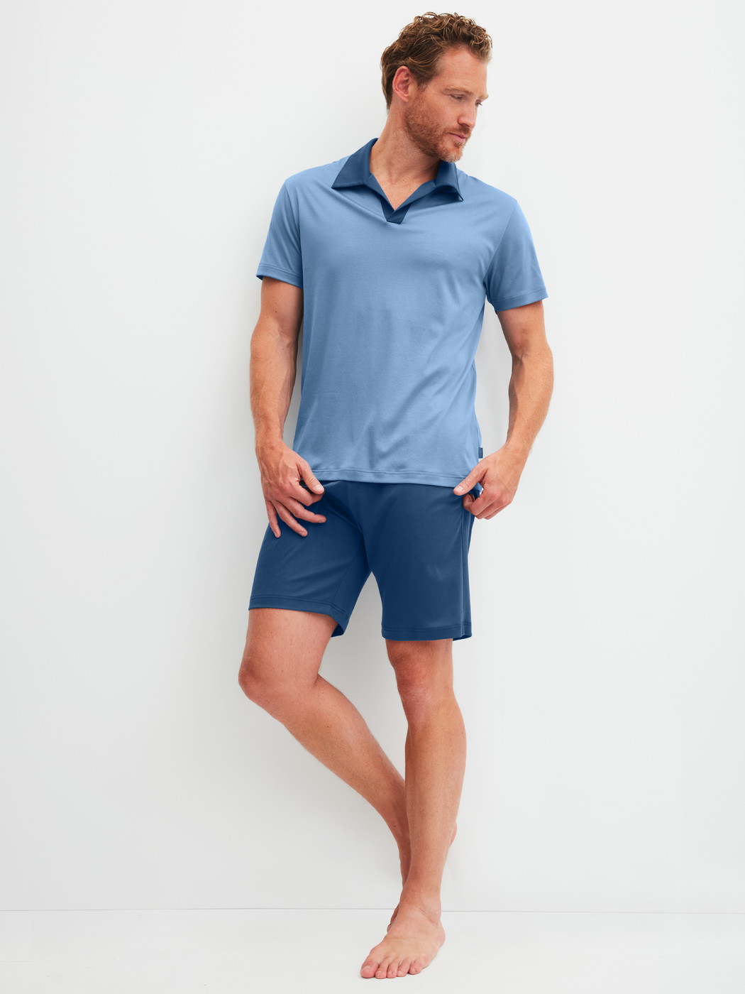 Men model is wearing Short pyjama made of Cotton in Blue, Unicoloured from the Relax Superlight series by CALIDA, Additional Image