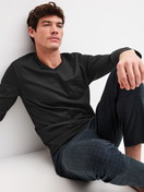 Le mannequin Homme porte le/la Pyjama, longue en 100% coton de couleur Noir, À motifs, de la série Relax Streamline 2 de CALIDA, Image supplémentaire