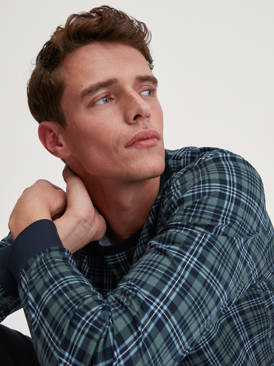 Men model is wearing Pyjama with cuff made of 100% Cotton in Green, Checked from the Relax Streamline 3 series by CALIDA, Additional Image