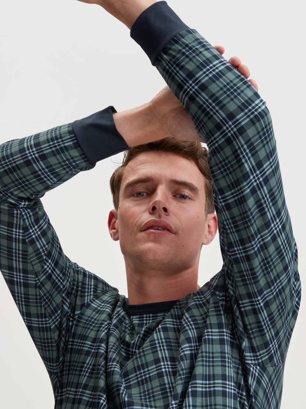 Men model is wearing Pyjama with cuff made of 100% Cotton in Green, Checked from the Relax Streamline 3 series by CALIDA, Additional Image