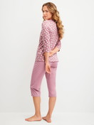 Le mannequin Femme porte le/la Pyjama capri en 100% coton de couleur Rose, À motifs, de la série Cotton Special de CALIDA, Vue arrière