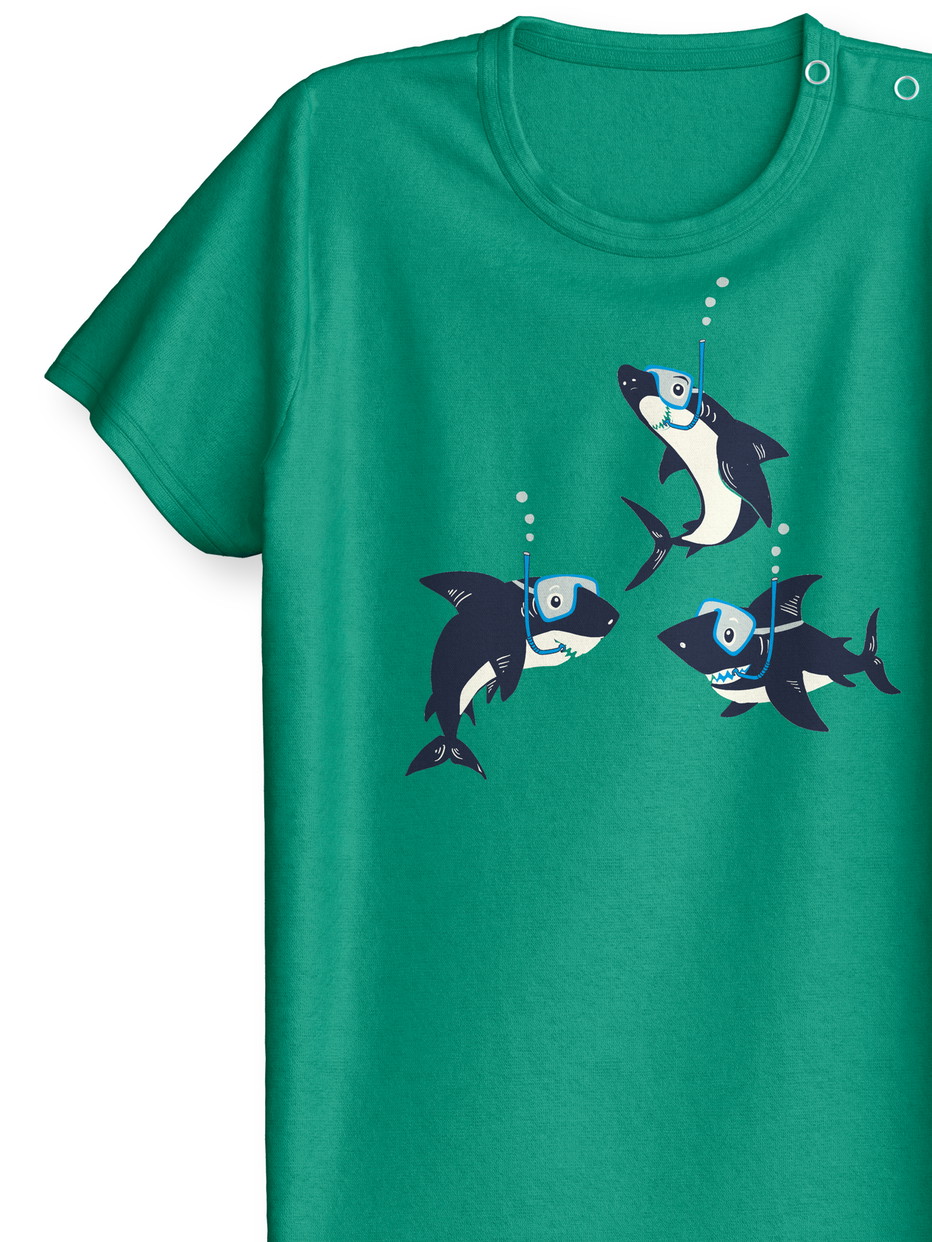 Figli - Pigiama corto in puro cotone organico in 100% cotone di colore Verde, Modello, della serie Toddlers Ocean di CALIDA, Vista frontale, Sfondo bianco