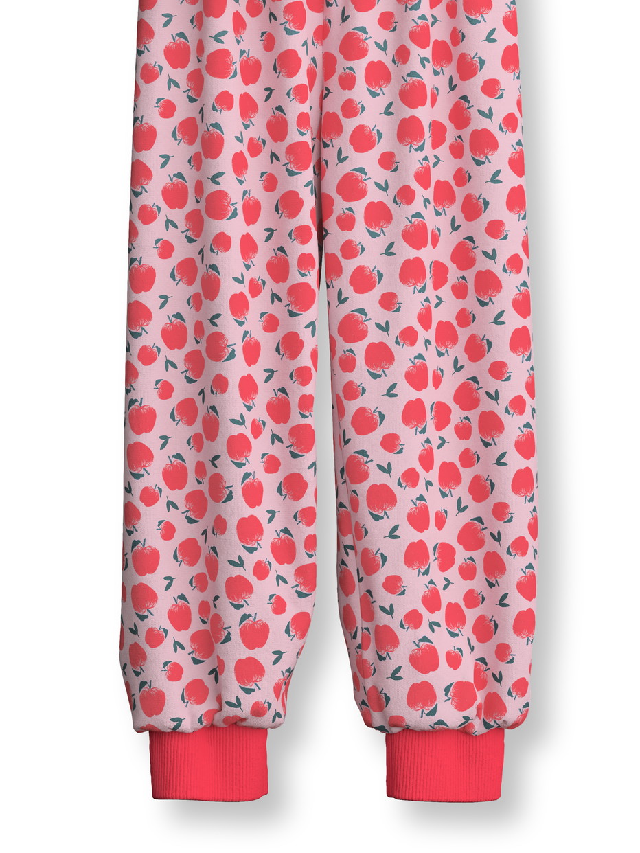 Kinder - Bündchen-Pyjama aus 100% Baumwolle in Rot, Motiv aus Serie Toddlers Fruits von CALIDA, Vorderansicht, Weißer Hintergrund