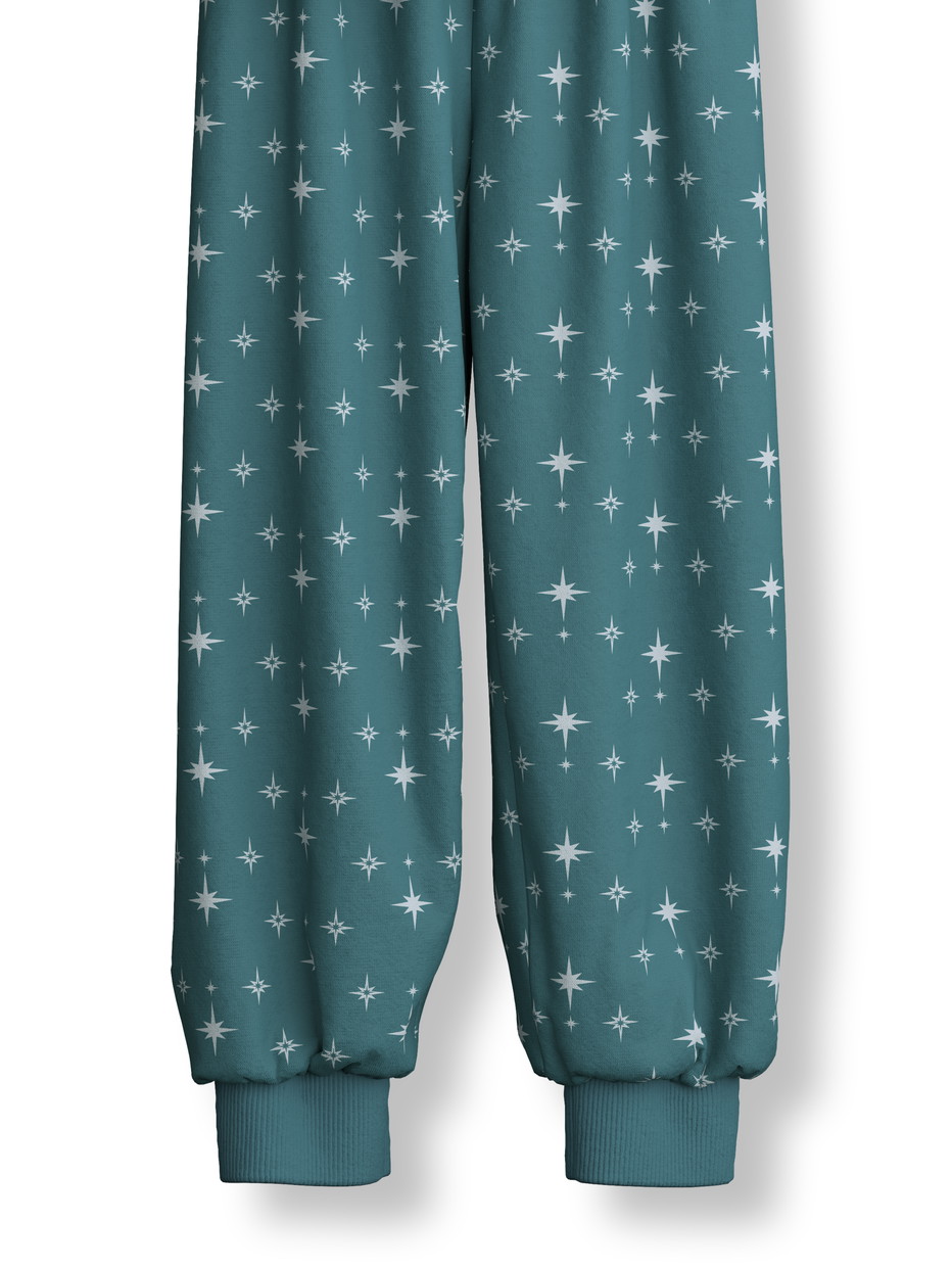 Kinder - Bündchen-Pyjama aus 100% Baumwolle in Grün, Motiv aus Serie Toddlers Stars von CALIDA, Vorderansicht, Weißer Hintergrund