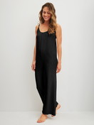 Damen-Model trägt Jumpsuit aus Baumwolle in Schwarz, Einfarbig aus Serie Favourites Layering von CALIDA, Vorderansicht