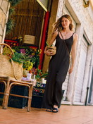 Damen-Model trägt Jumpsuit aus Baumwolle in Schwarz, Einfarbig aus Serie Favourites Layering von CALIDA, Zusatzbild